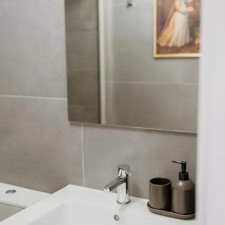 Orange House - Elegant Two-bedroom 1e Apartamento