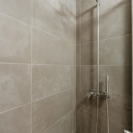 Orange House - Elegant Two-bedroom 1e Апартаменты *