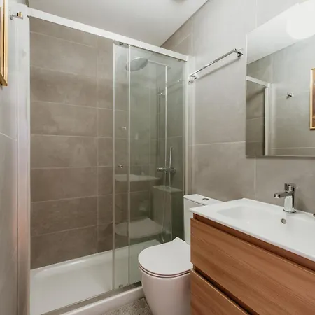 Апартаменты Orange House - Elegant Two-bedroom 1e *