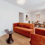 Orange House - Elegant Two-bedroom 1e Apartmán *