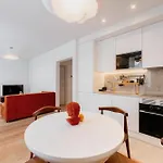 Orange House - Elegant Two-bedroom 1e Lisboa