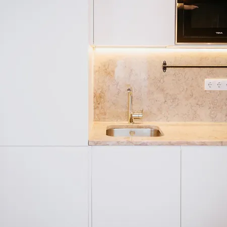 Orange House - Elegant Two-bedroom 1e Appartamento Lisbona